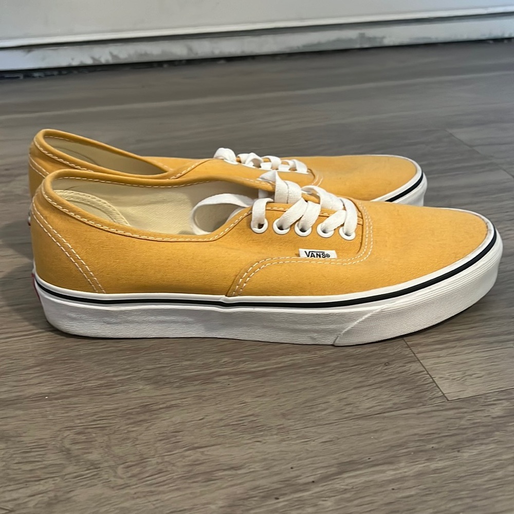 Men size 8.5 mustard worn once/no box